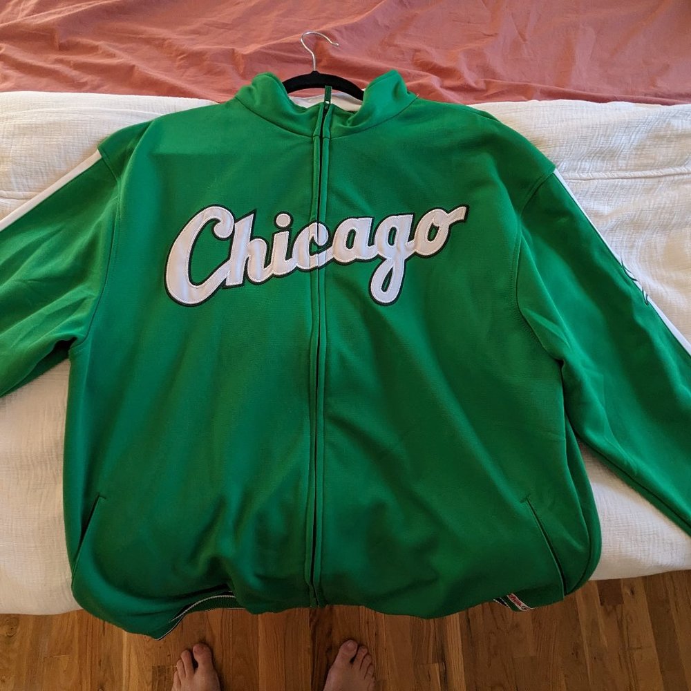 XL Chicago white Sox windbreaker